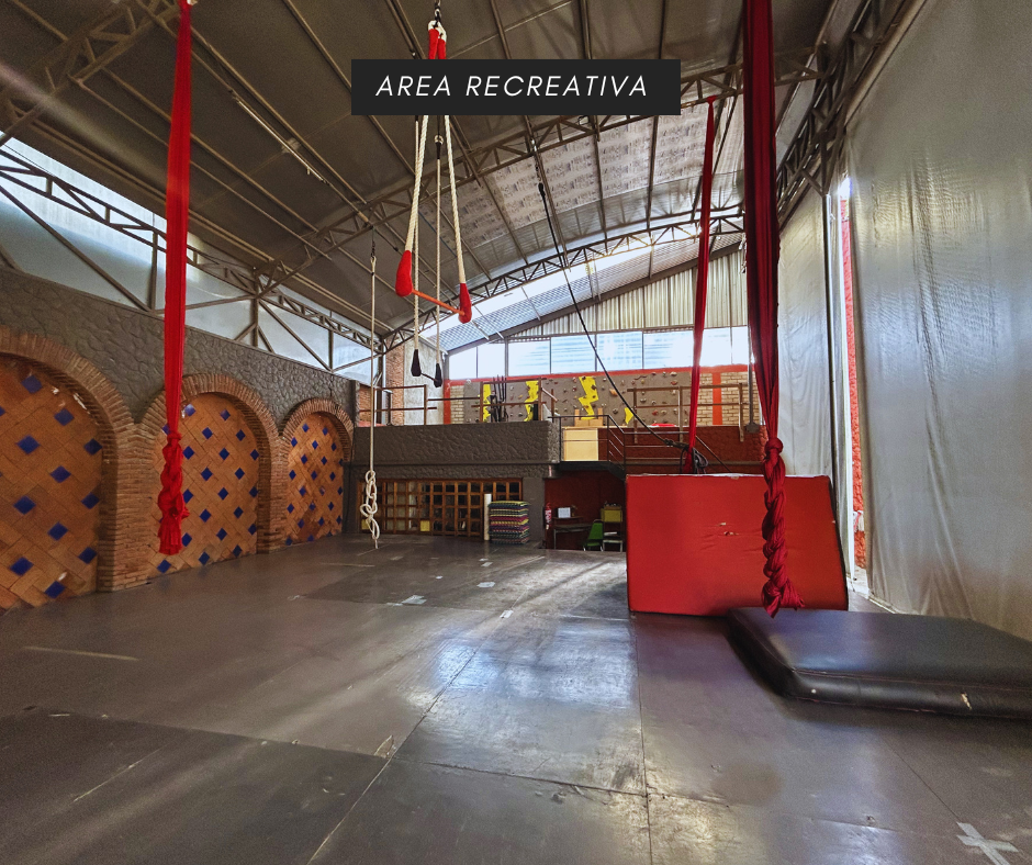 COMMERCIAL HOUSE FOR RENT IN BRENAMIEL OAXACA
