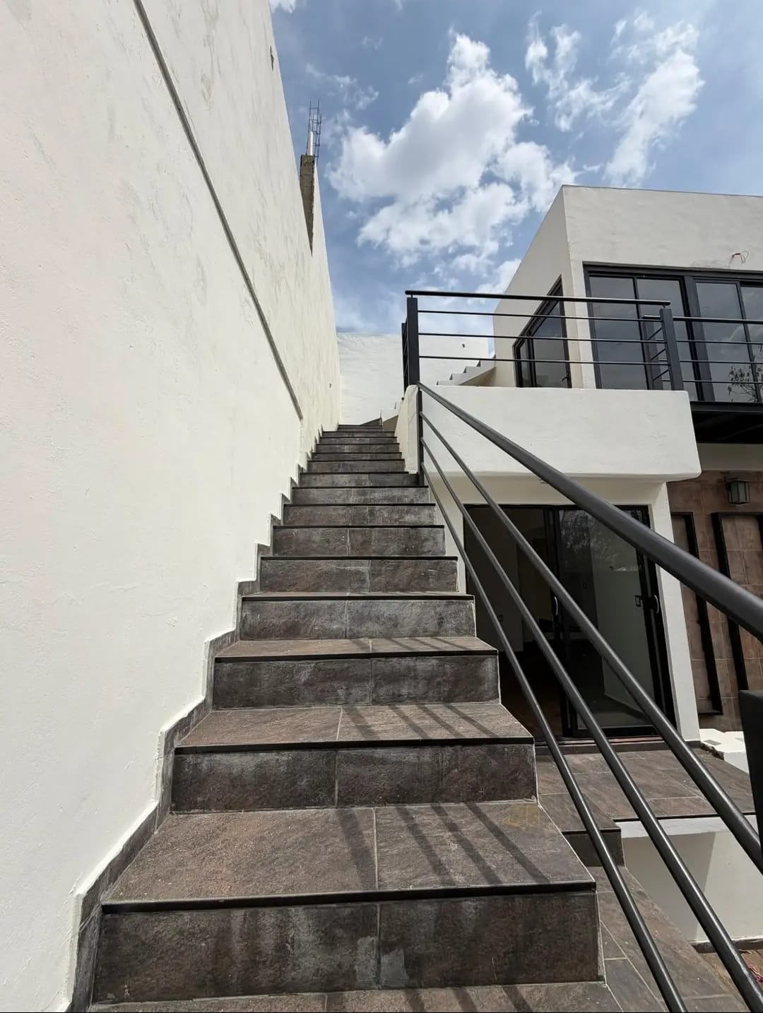 CASA DUPLEX EN VENTA EN COLONIA BUGAMBILIAS