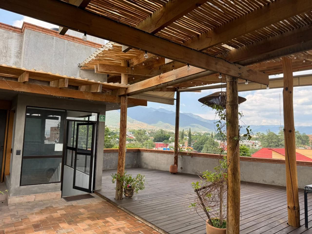  PROPIEDAD DE 3 PISOS EN VENTA EN COLONIA LOMA LINDA , OAXACA